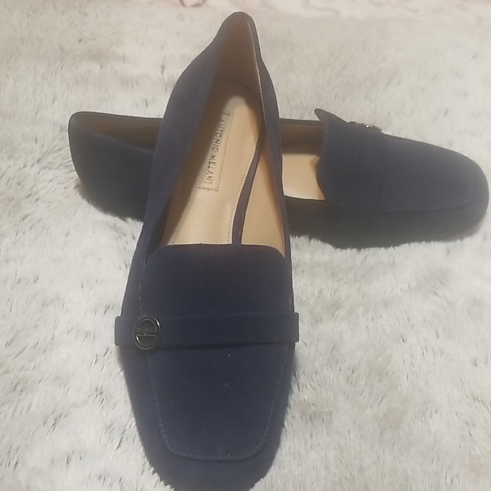 ANTONIO MELANI  Ladies Sz 7M Blue Suede Flats, Loafer Style. EUC